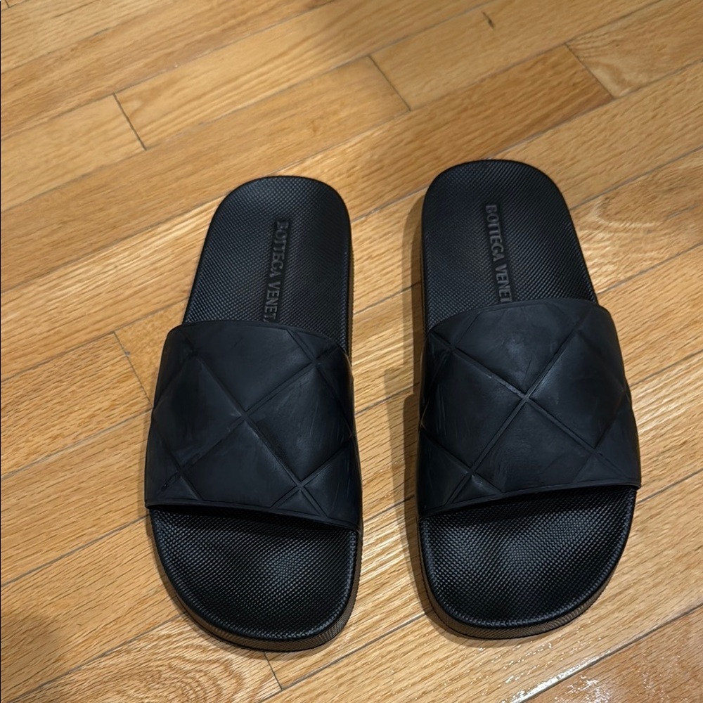 Bottega Veneta Black Quilted Sandals - Pool Slides